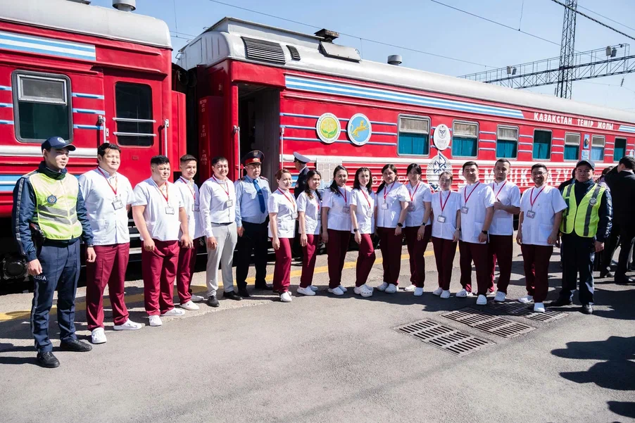 Ауыл халқына жоғары білікті дәрігерлер көмек көрсетеді