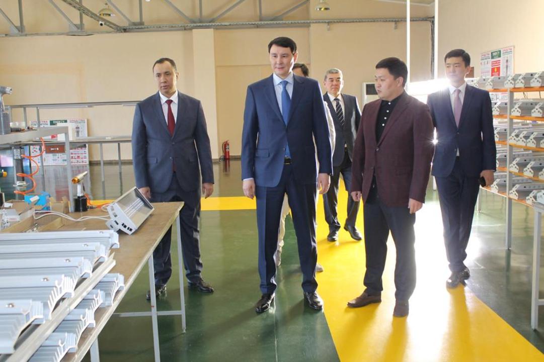 ҚР Премьер-Министрдің орынбасары – қаржы министрі Ерұлан Жамаубаев жамбылдықтармен кездесті