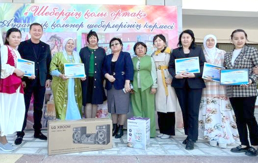 ҚОЛӨНЕР ШЕБЕРЛЕРІНІҢ АУДАНДЫҚ КӨРМЕСІ