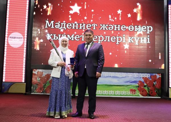 МӘДЕНИЕТ ҚЫЗМЕТКЕРЛЕРІ МАРАПАТТАЛДЫ