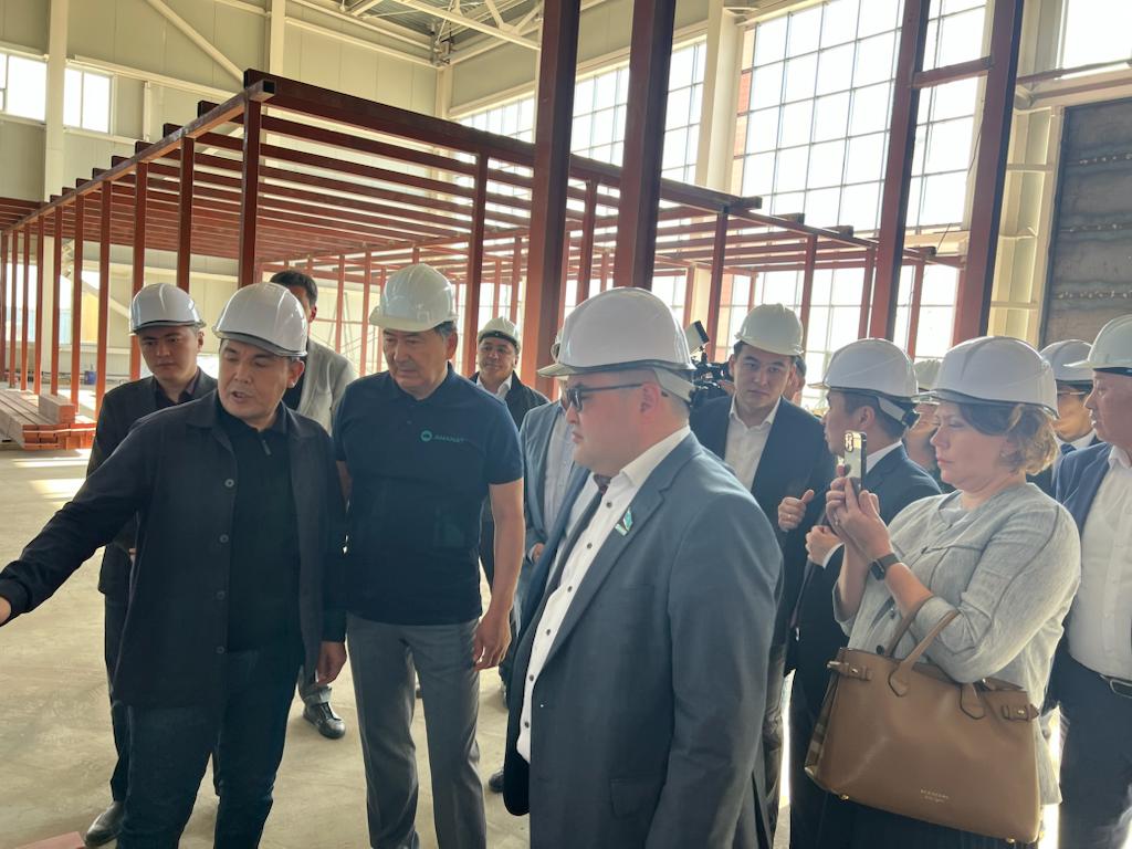 Мәжіліс депутаттары Астана маңындағы жаңа жылу электр станциясының құрылысын тексерді