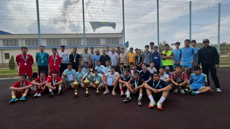 ЖАС ФУТБОЛШЫЛАР ЖАРЫСҚА ТҮСТІ