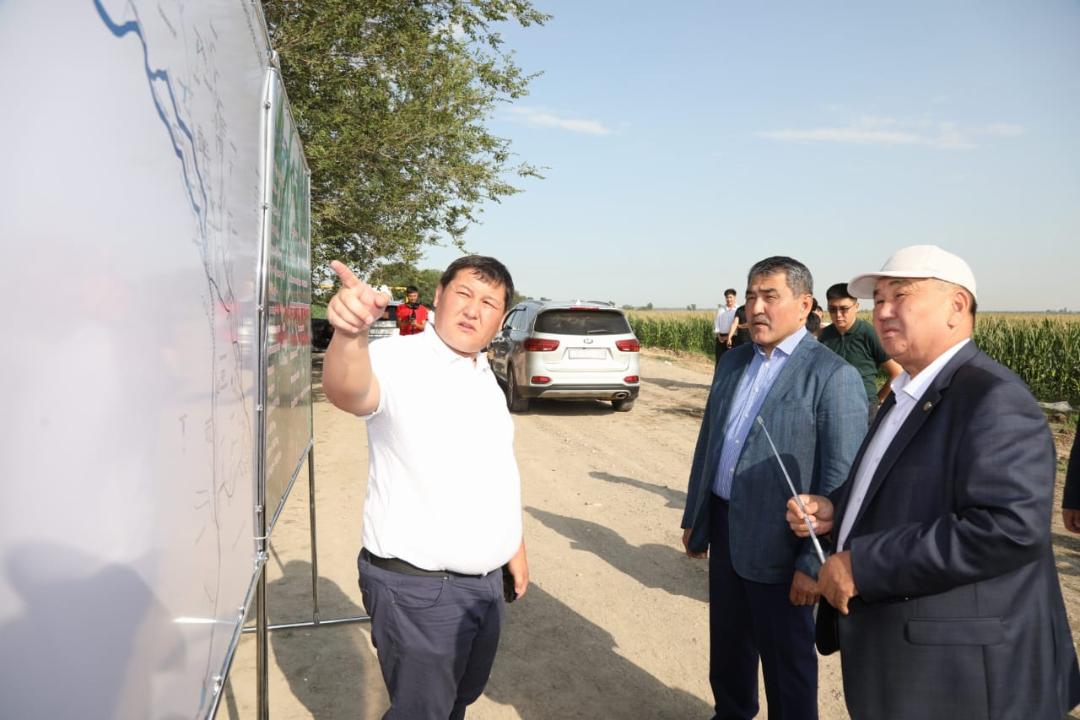 Облыс әкімі Жамбыл ауданындағы бірқатар егіс алқаптарымен танысты