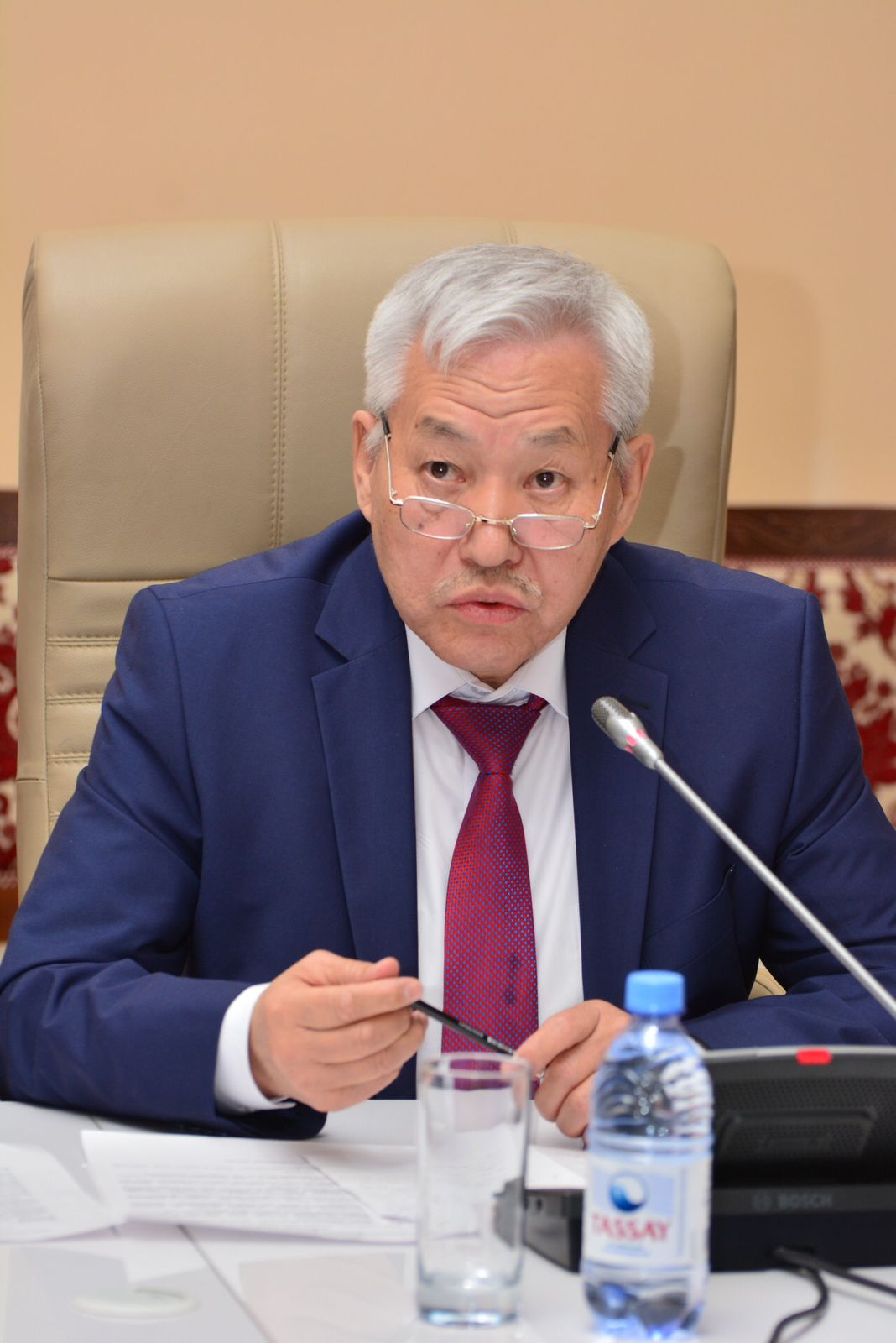 Марат Тоқашбаев: Республика күнінің атауы Азаттық мерекесі болып ауыстырылсын!