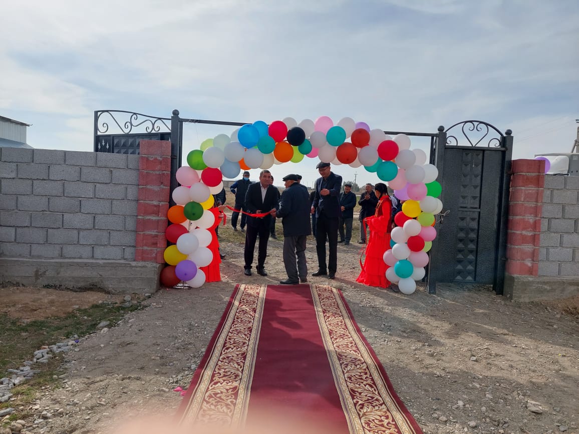 Әшір Бүркітбаев ауылында асарлатып үй берілді