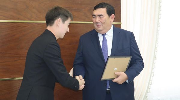 🔰Қала әкімі белсенді жастармен жүздесті