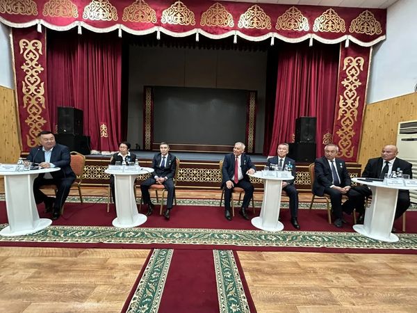 ХАЛЫҚ ҚАҺАРМАНДАРЫ МЕН ЕҢБЕК ЕРЛЕРІ ЖАМБЫЛ АУДАНЫНДА 