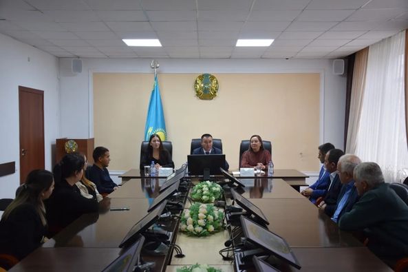 Этнос өкілдерімен кездесу өткізді