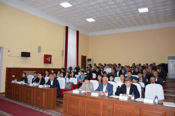 МЕМЛЕКЕТТІК РӘМІЗДЕР ЖӨНІНДЕГІ КОМИССИЯ ОТЫРЫСЫ ӨТТІ