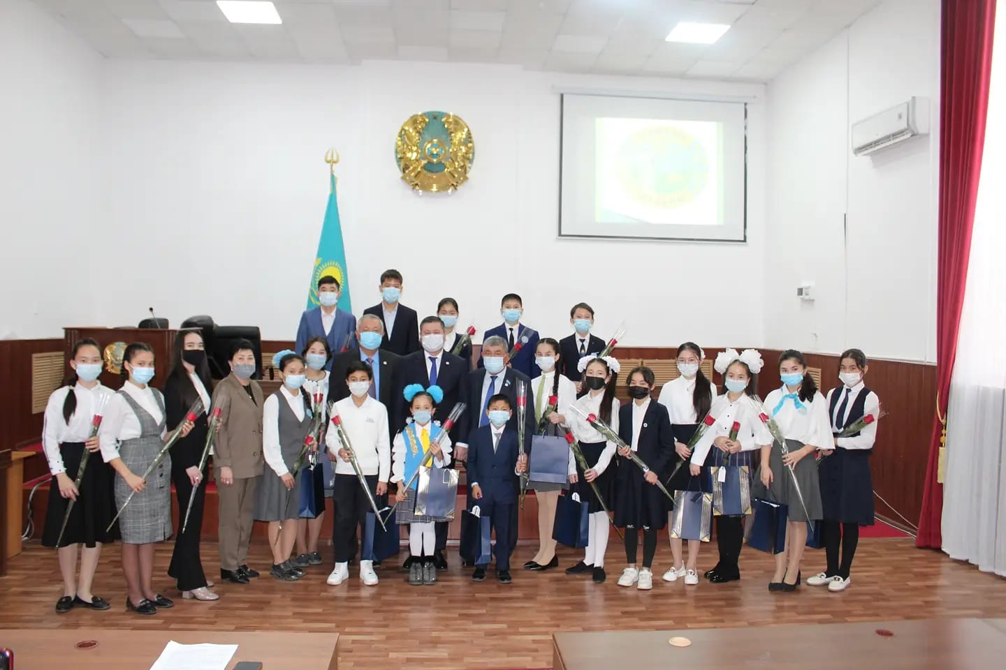 ОҚУШЫЛАР АУДАН БАСШЫСЫНЫҢ ҚАБЫЛДАУЫНДА БОЛДЫ