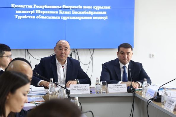 ҚАНАТ ШАРЛАПАЕВ ТҮРКІСТАНДЫҚ КӘСІПКЕРЛЕРМЕН КЕЗДЕСТІ