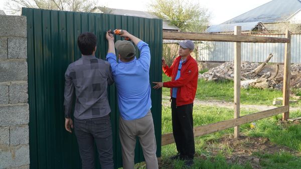  БӘЙДІБЕКТІК ЖАС ДЕПУТАТ АУЫЛДЫҢ КЕЛБЕТІН РЕТТЕУГЕ ӨЗ ҮЛЕСІН ҚОСУДА