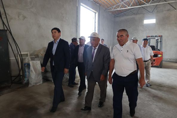 ТҮРКІСТАН: САУРАНДА ТҰРМЫСТЫҚ ҚАТТЫ ҚАЛДЫҚТАРДЫ ҚАЙТА ӨҢДЕЙТІН ЦЕХ АШЫЛДЫ
