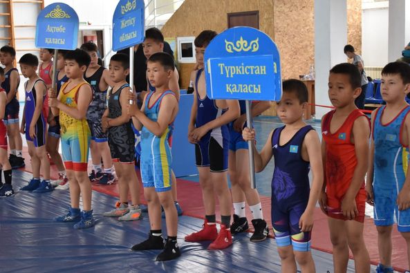 АУДАНДА ГРЕК-РИМ КҮРЕСІНЕН РЕСПУБЛИКАЛЫҚ ТУРНИР БАСТАЛДЫ