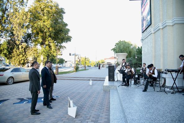РАЙЫМБЕК СЕЙТМЕТОВ ТЕАТРЫНДА «ЖАЛҒЫЗ ЖЕЛКЕН» ҚОЙЫЛЫМЫНЫҢ ПРЕМЬЕРАСЫ ӨТТІ