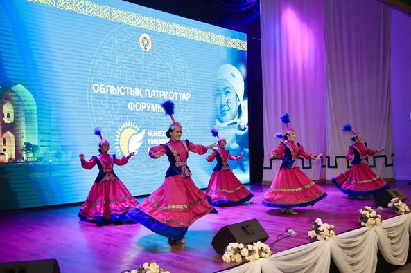 ТҮРКІСТАНДА ҚР МЕМЛЕКЕТТІК РӘМІЗДЕР КҮНІНЕ АРНАЛҒАН ПАТРИОТТАР ФОРУМЫ ӨТТІ