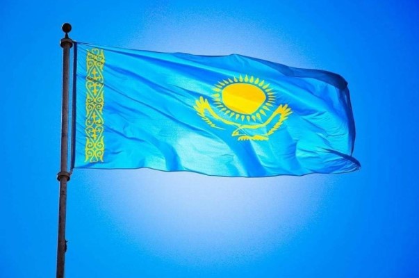 Көк тудың желбірегені...