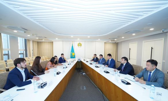 ТҮРКІСТАН ОБЛЫСЫНЫҢ ЖИҺАЗ КЛАСТЕРІНЕ ИНВЕСТИЦИЯ ТАРТУ ЖӨНІНДЕ КЕЛІССӨЗ ЖҮРГІЗІЛДІ