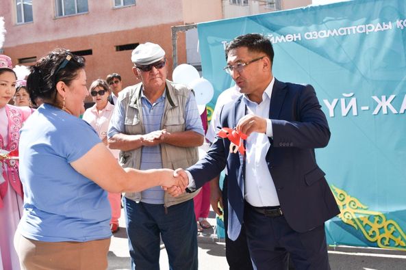 ЖАҢА КӨПҚАБАТТЫ ҮЙ ПАЙДАЛАНУҒА БЕРІЛДІ
