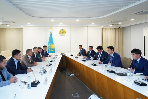 ДАРХАН САТЫБАЛДЫ «ЭКО-КУЛЬТУРА» ХОЛДИНГІНІҢ ПРЕЗИДЕНТІМЕН КЕЗДЕСТІ 