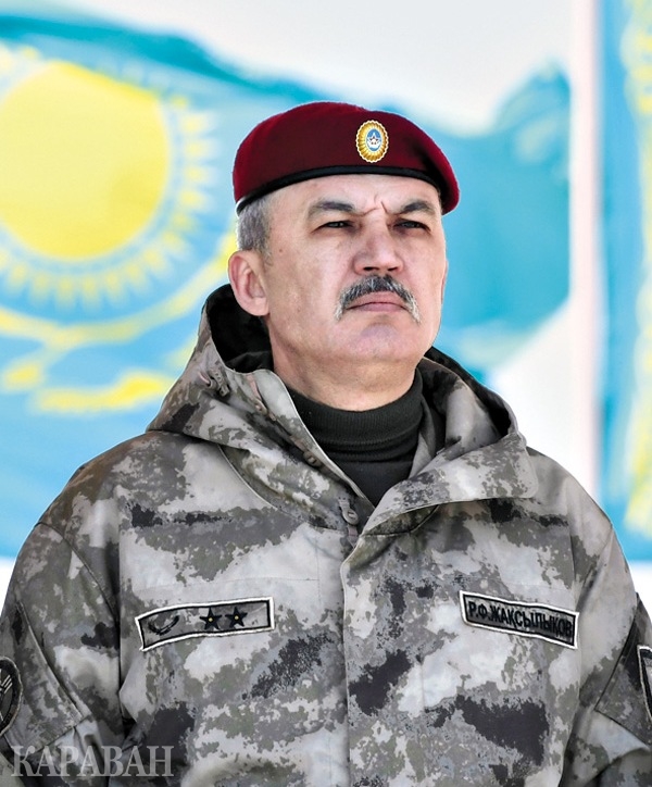  Президент қорғаныс министрін отставкаға жіберді