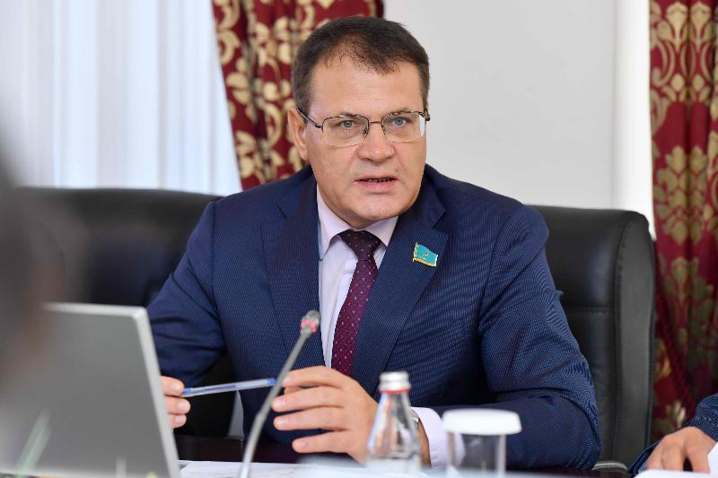 Депутат діни экстремизммен күрес шараларын ұсынды