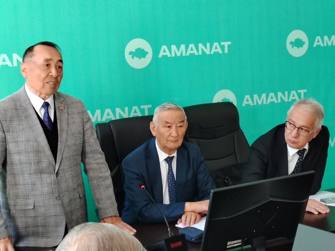 ЫНТАЛЫ ТОП: ТӨЛЕ БИ АУЫЛЫНЫҢ АРДАГЕРЛЕРІМЕН КЕЗДЕСУ ӨТКІЗУДЕ