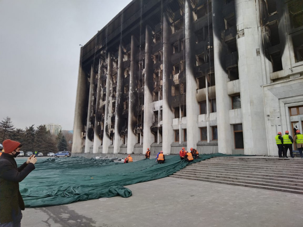 Алматыда бүлінген ғимараттарды жөндеу басталды