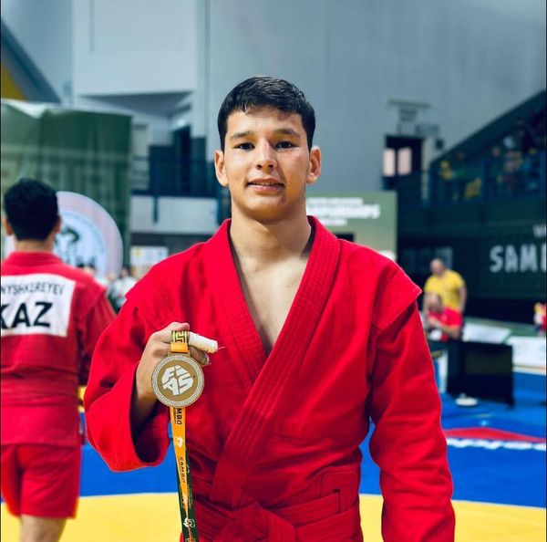 САРЫАҒАШТЫҚ БОЗБАЛА ӘЛЕМ ЧЕМПИОНЫ