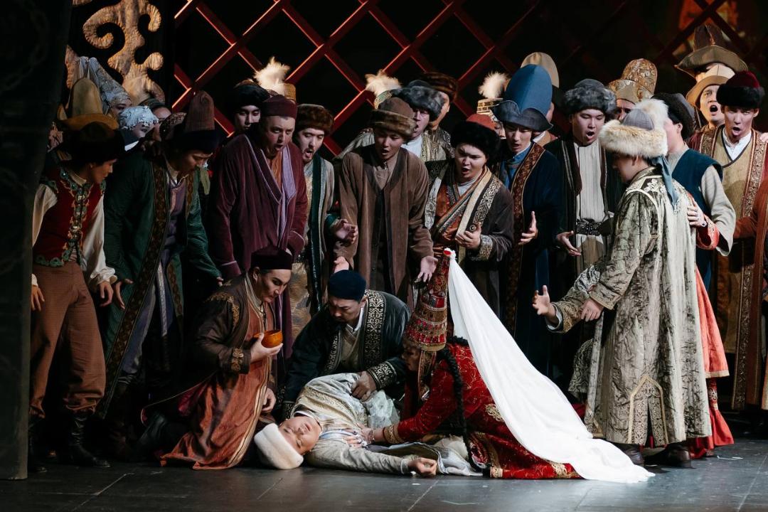 «Абай» операсы араға 66 жыл салып Үлкен театр сахнасында мәскеулік көрерменмен қайта қауышты