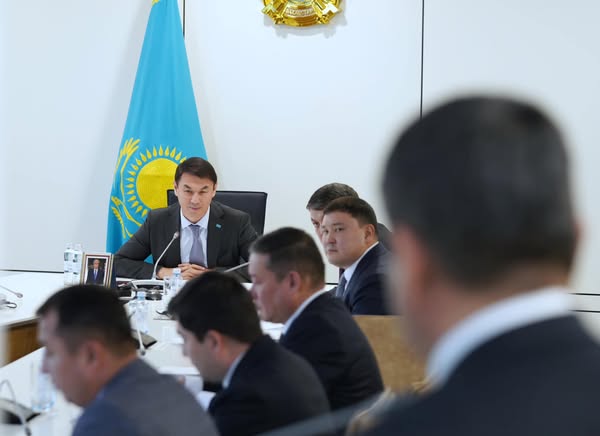 АУЫЛ ШАРУАШЫЛЫҒЫ САЛАСЫНДАҒЫ ӨЗЕКТІ МӘСЕЛЕЛЕР ЗЕРДЕЛЕНДІ