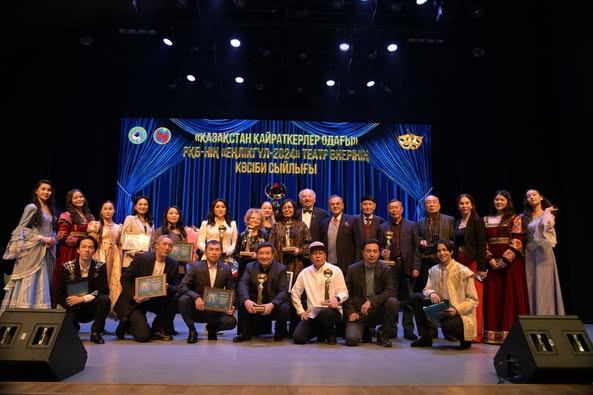 ЖЕТІСАЙ ДРАМА ТЕАТРЫНЫҢ ДЫБЫС РЕЖИССЕРІ ҮЗДІК АТАНДЫ