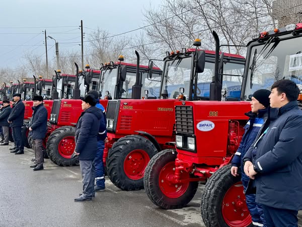 СОЗАҚ АУДАНЫНЫҢ КОММУНАЛДЫҚ САЛА ӨКІЛДЕРІНЕ 27 ТЕХНИКА ТАПСЫРЫЛДЫ