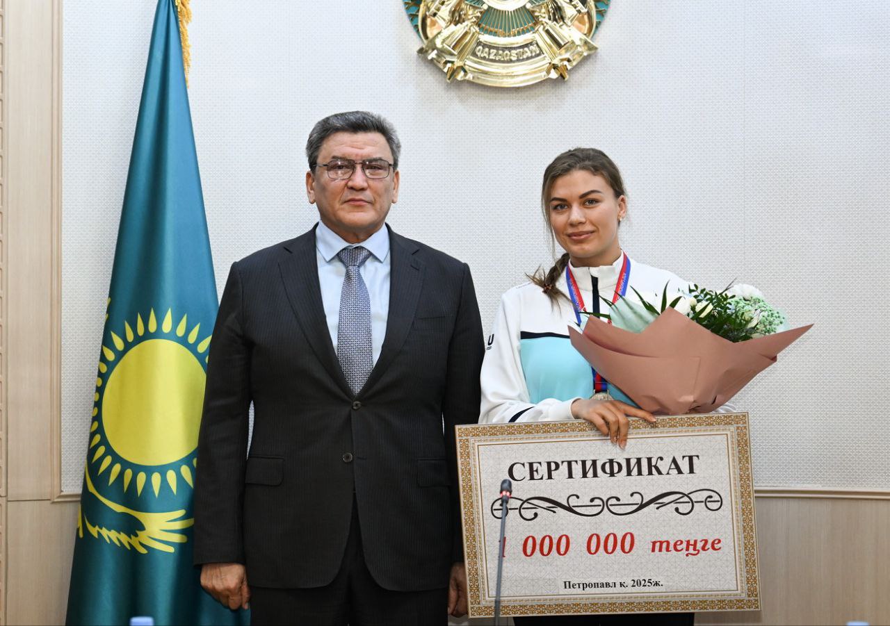 АЗИЯ ЧЕМПИОНЫНА ҚОМАҚТЫ СЫЙАҚЫ БЕРІЛДІ