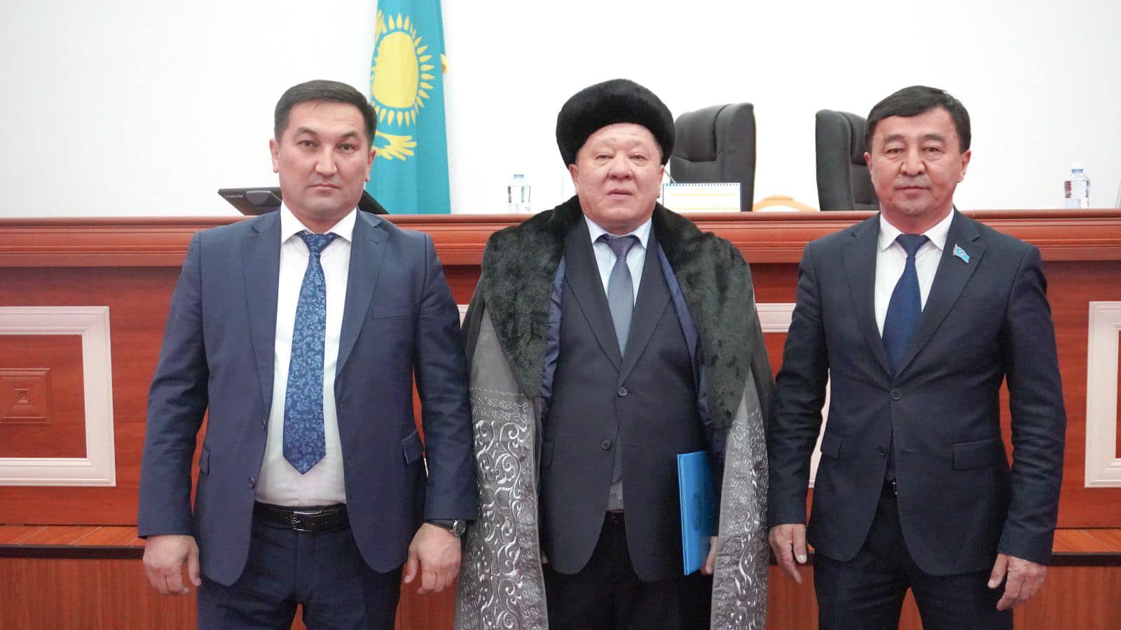 АУДАНДЫҚ ӘКІМДІКТЕ