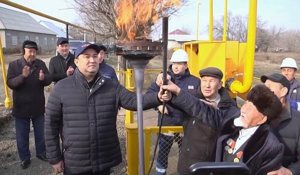 ЖЕТІСАЙ АУДАНЫНДА 10 МЫҢ ХАЛЫҚ ТАБИҒИ ГАЗБЕН ҚАМТЫЛДЫ