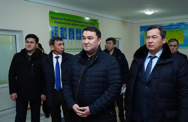 НҰРАЛХАН КӨШЕРОВ МАҚТААРАЛДЫҚ ШАРУАЛАРМЕН КЕЗДЕСІП, ҰСЫНЫСТАРЫН ТЫҢДАДЫ