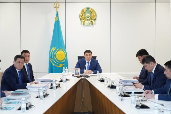 ТҮРКІСТАН ОБЛЫСЫНДА ЕГІСТІКТІ АҒЫН СУМЕН ҚАМТУ, СУ НЫСАНДАРЫН ЖӨНДЕУ ЖҰМЫСТАРЫ ҚАРҚЫНДЫ ЖҮРІП ЖАТЫР