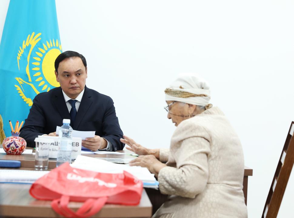 Облыс әкімі азаматтарды қабылдады