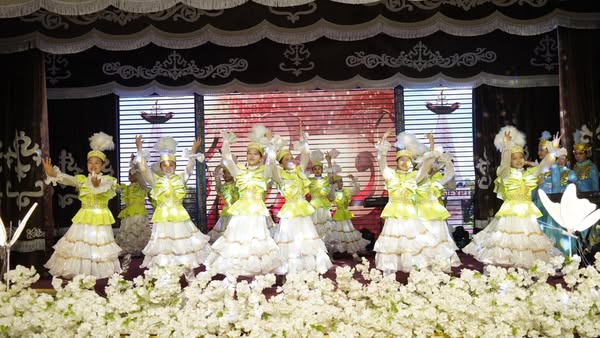  ҚАЗЫҒҰРТТА БІРЛІК КҮНІНЕ ОРАЙ МЕРЕКЕЛІК КЕШ ӨТТІ