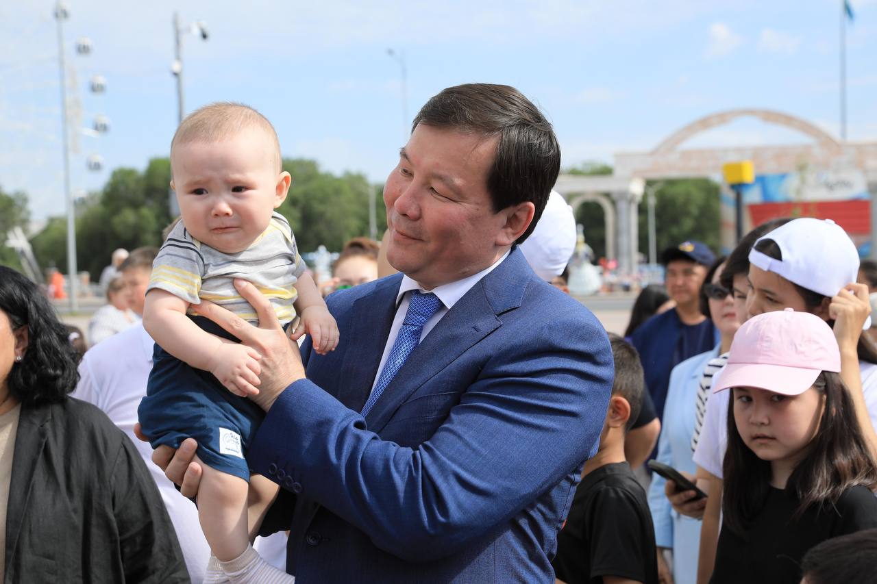 БАЛАЛАР КҮТКЕН МЕРЕКЕ