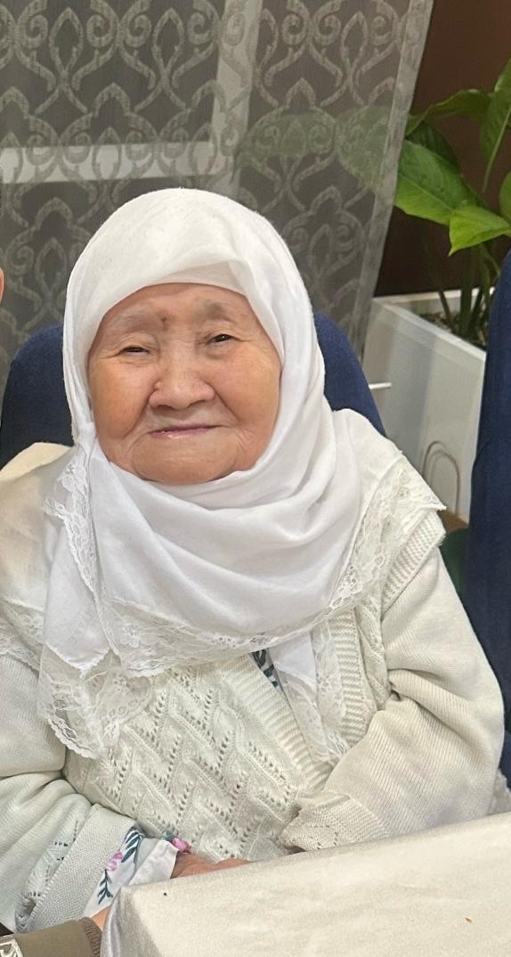 97 жастағы қари апа шаршамай, шалдықпай ел аралап жүр