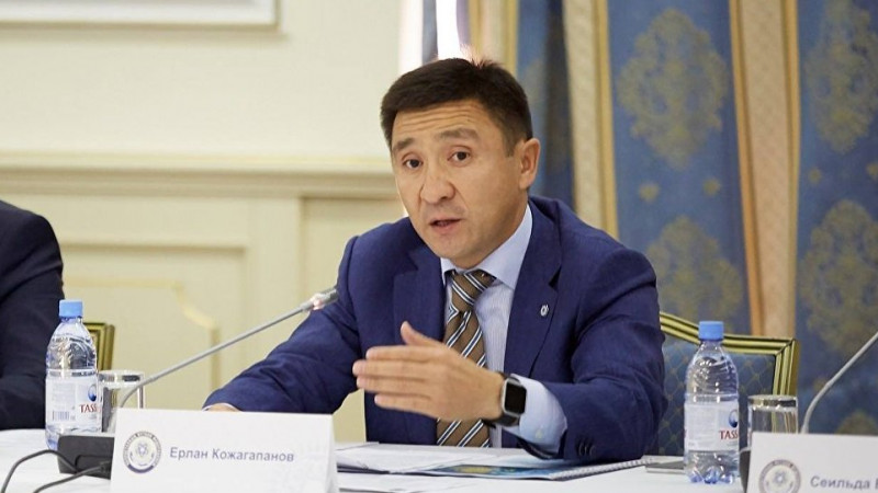  Ерлан Қожағапанов премьер-министрдің кеңесшісі болды