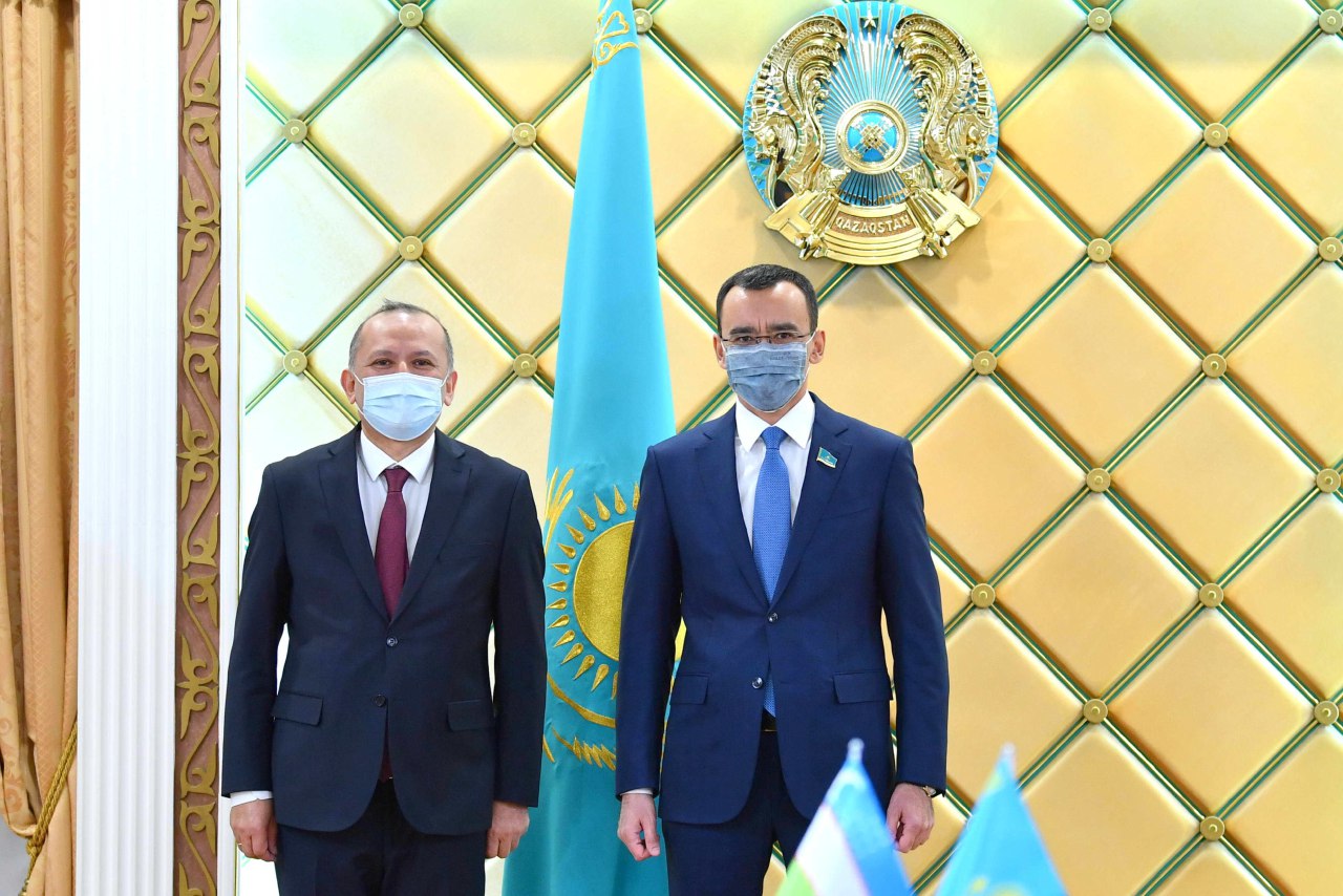 Мәулен Әшімбаев өзбекстандық әріптесімен  кездесті