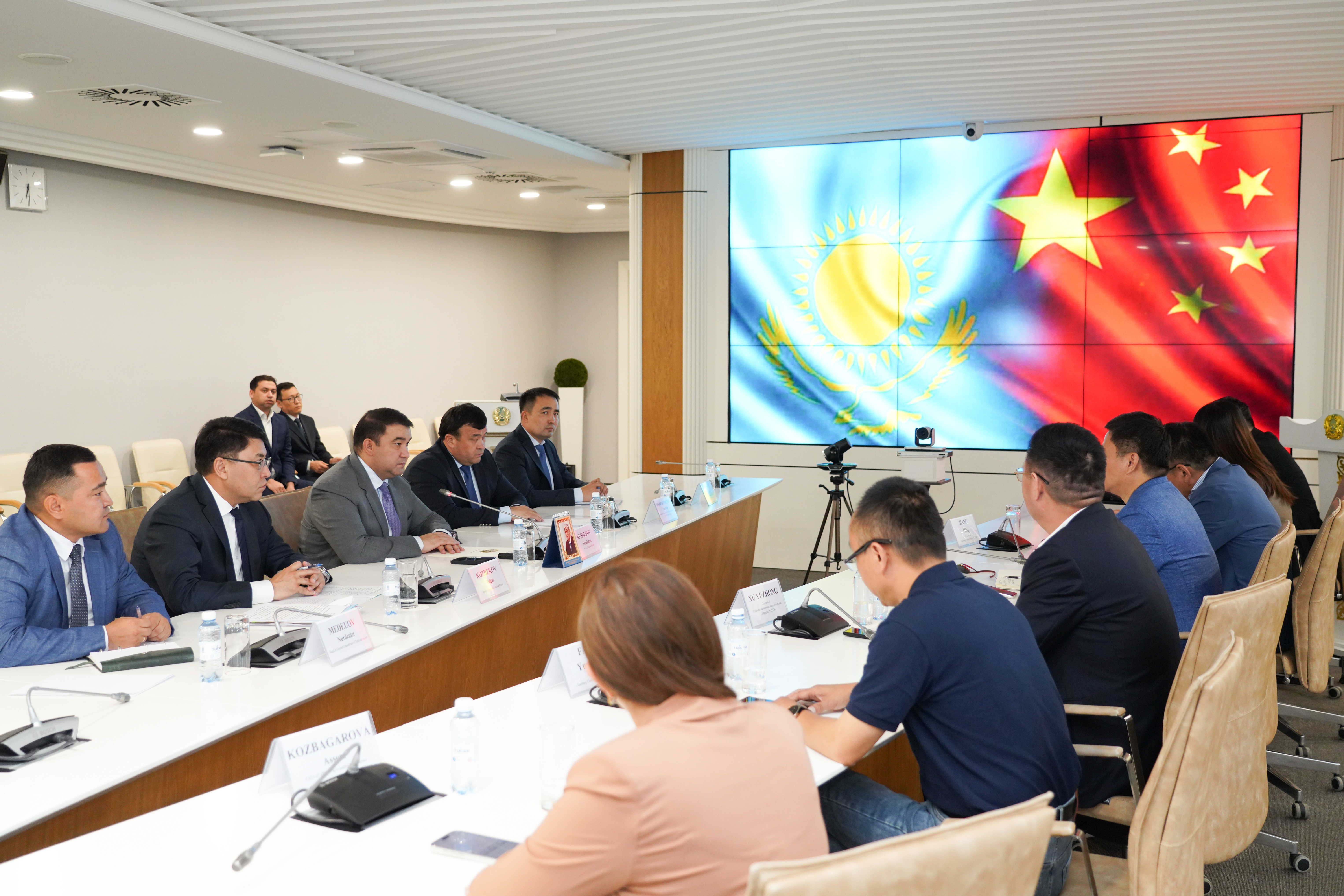 ТҮРКІСТАН: ШЕТЕЛДІК ИНВЕСТОРЛАРМЕН ТУРИЗМ ЖӘНЕ ТЕРЕҢ ӨҢДЕУ САЛАЛАРЫ БОЙЫНША КЕЛІССӨЗДЕР ЖҮРГІЗІЛДІ