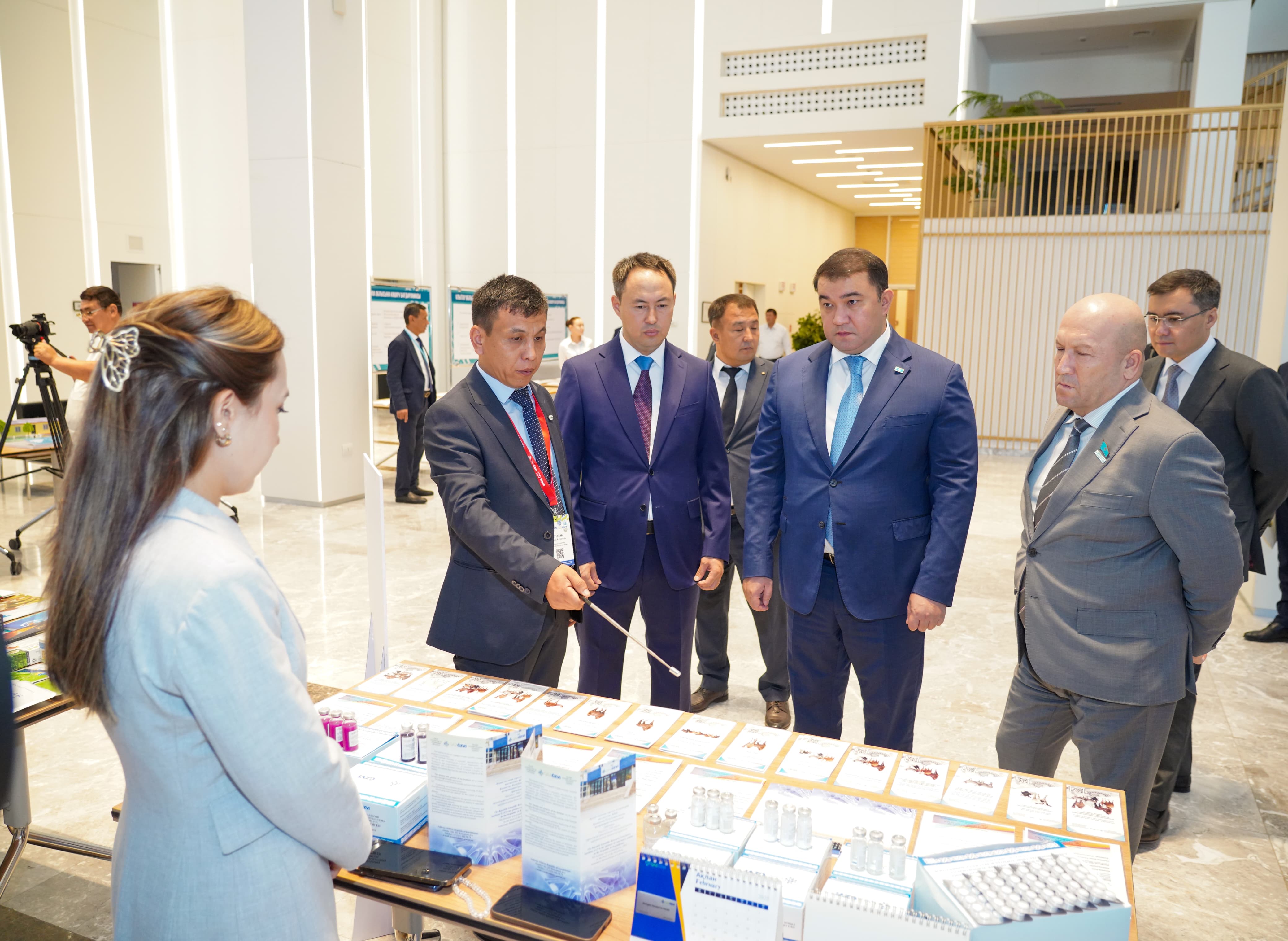 ТҮРКІСТАН ОБЛЫСЫНДА ВЕТЕРИНАРИЯ САЛАСЫ ҚЫЗМЕТКЕРЛЕРІНЕ 85 КӨЛІК ТАПСЫРЫЛЫП, СУ ШАРУАШЫЛЫҒЫ ӨКІЛДЕРІНЕ ҚҰРМЕТ КӨРСЕТІЛДІ