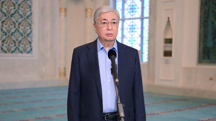 ПРЕЗИДЕНТ ҚАҢТАР ОҚИҒАСЫ КЕЗІНДЕ ҚАЙТЫС БОЛҒАН АЗАМАТТАРДЫҢ РУХЫНА ҚҰРАН БАҒЫШТАУ РӘСІМІНЕ ҚАТЫСТЫ