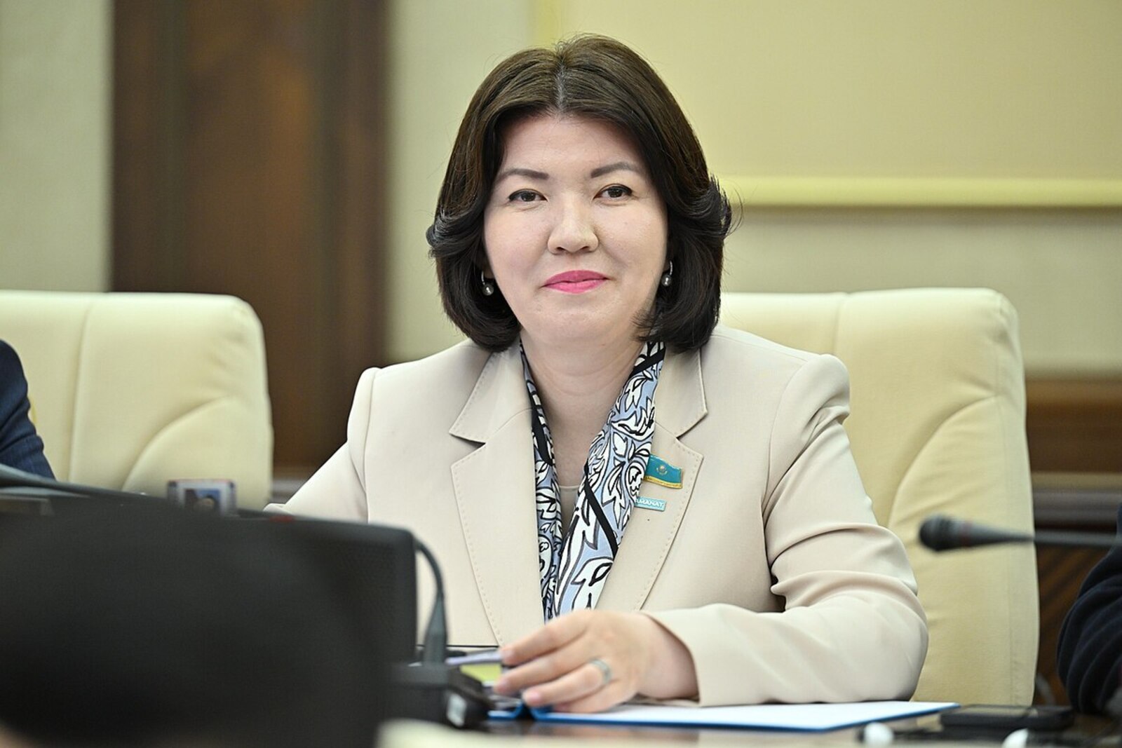ОН СЕГІЗІНШІ МИНИСТР ЕЛ СЕНІМІН АҚТАЙ АЛА МА?