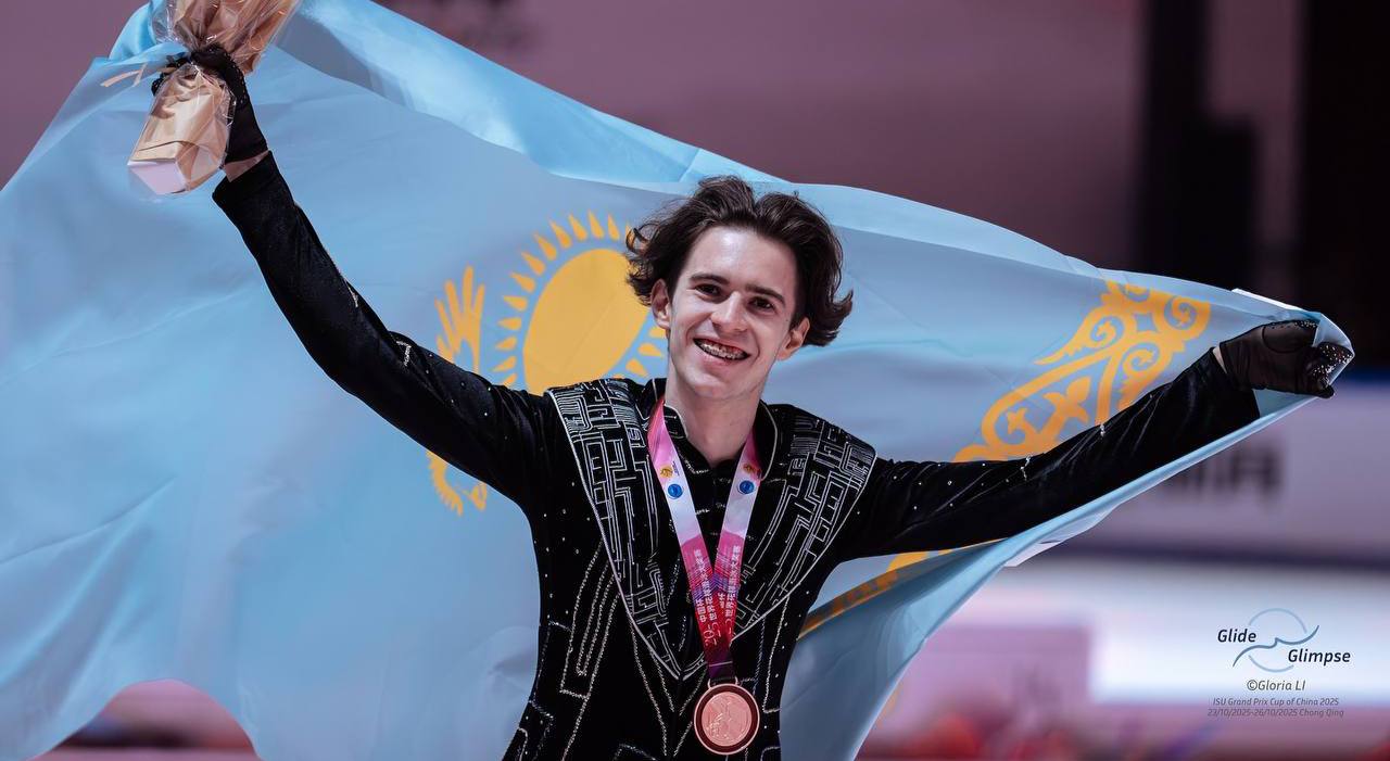 Михаил Шайдоров завоевал  бронзу на этапе ISU Grand Prix в Китае и показал стабильные прокаты, высокий технический уровень и уверенный старт к главной части фигурного сезона.  