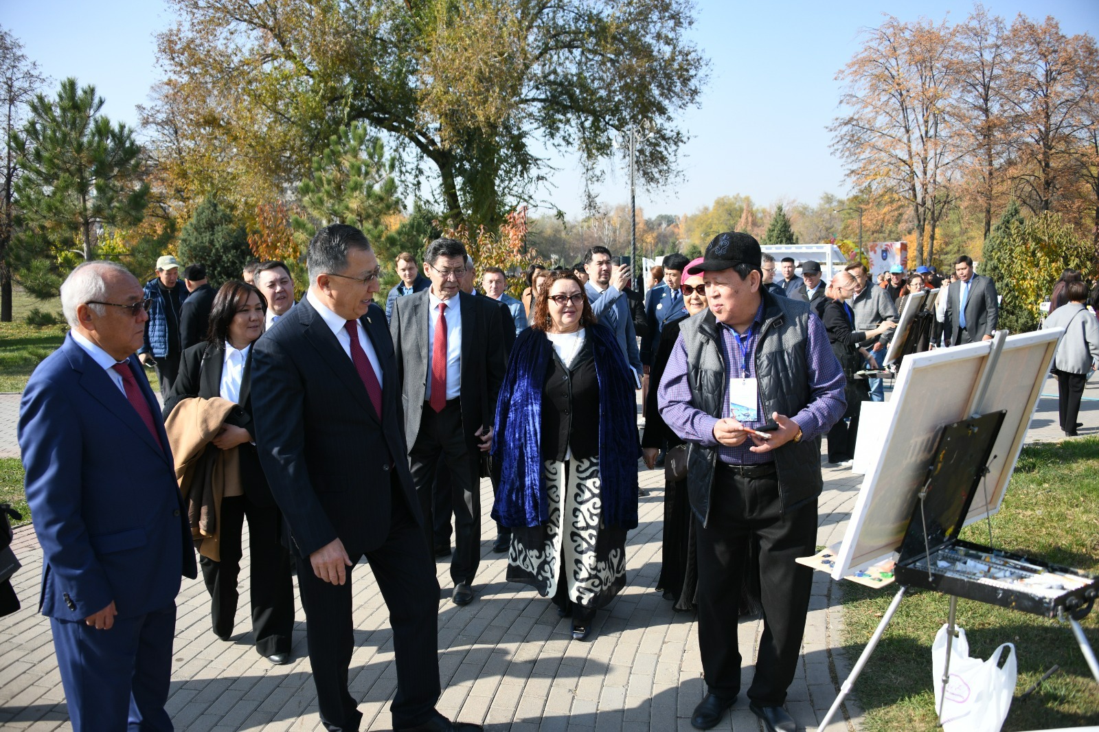 ЖИ шығармашылықты  өсіре ме, өшіре ме?